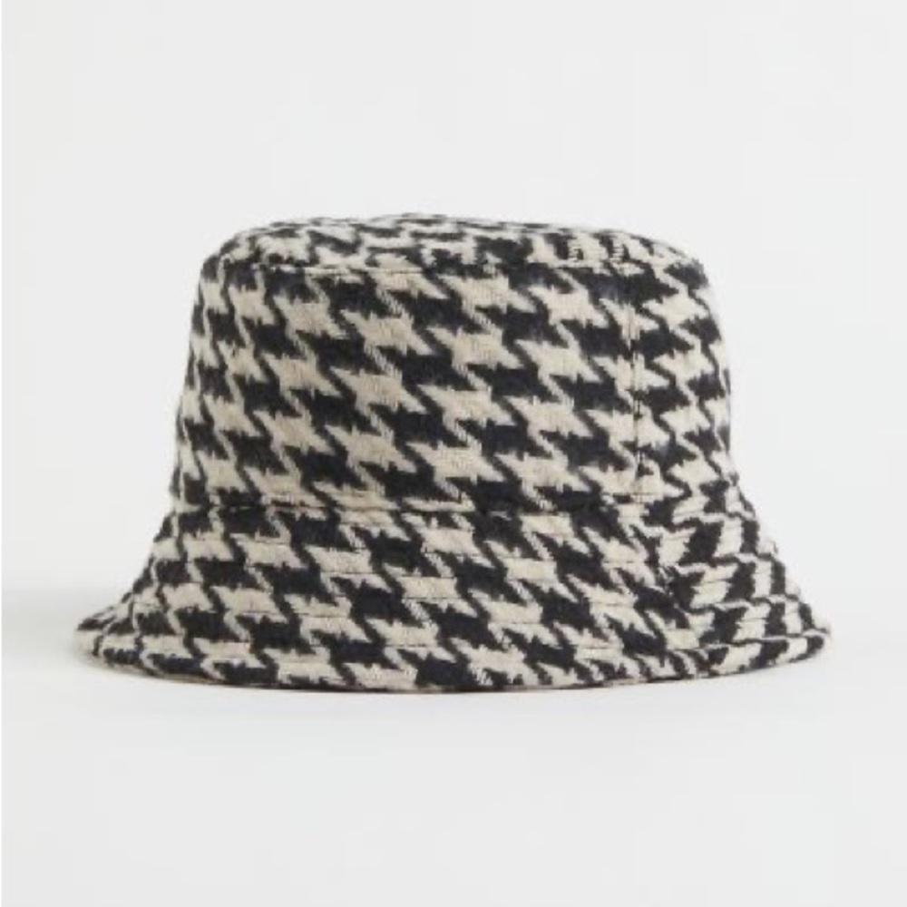 H&M patterned bucket hat. Brand new. Tag still attached.